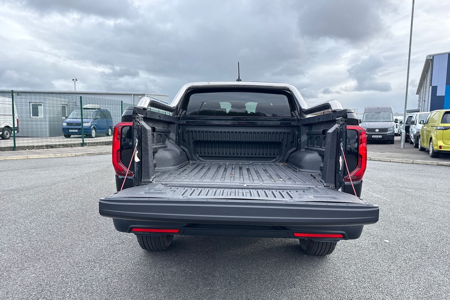 Used Volkswagen Amarok 2024 for sale - 76495324: Photo 6