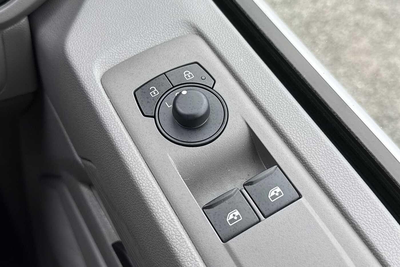 Used Volkswagen Transporter 2025 for sale - 78016254: Photo 37