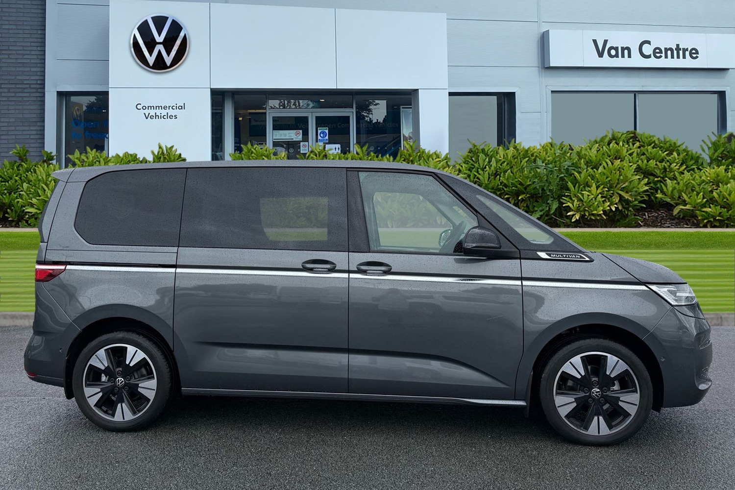 Used Volkswagen Multivan 2025 for sale - 76553476: Photo 3