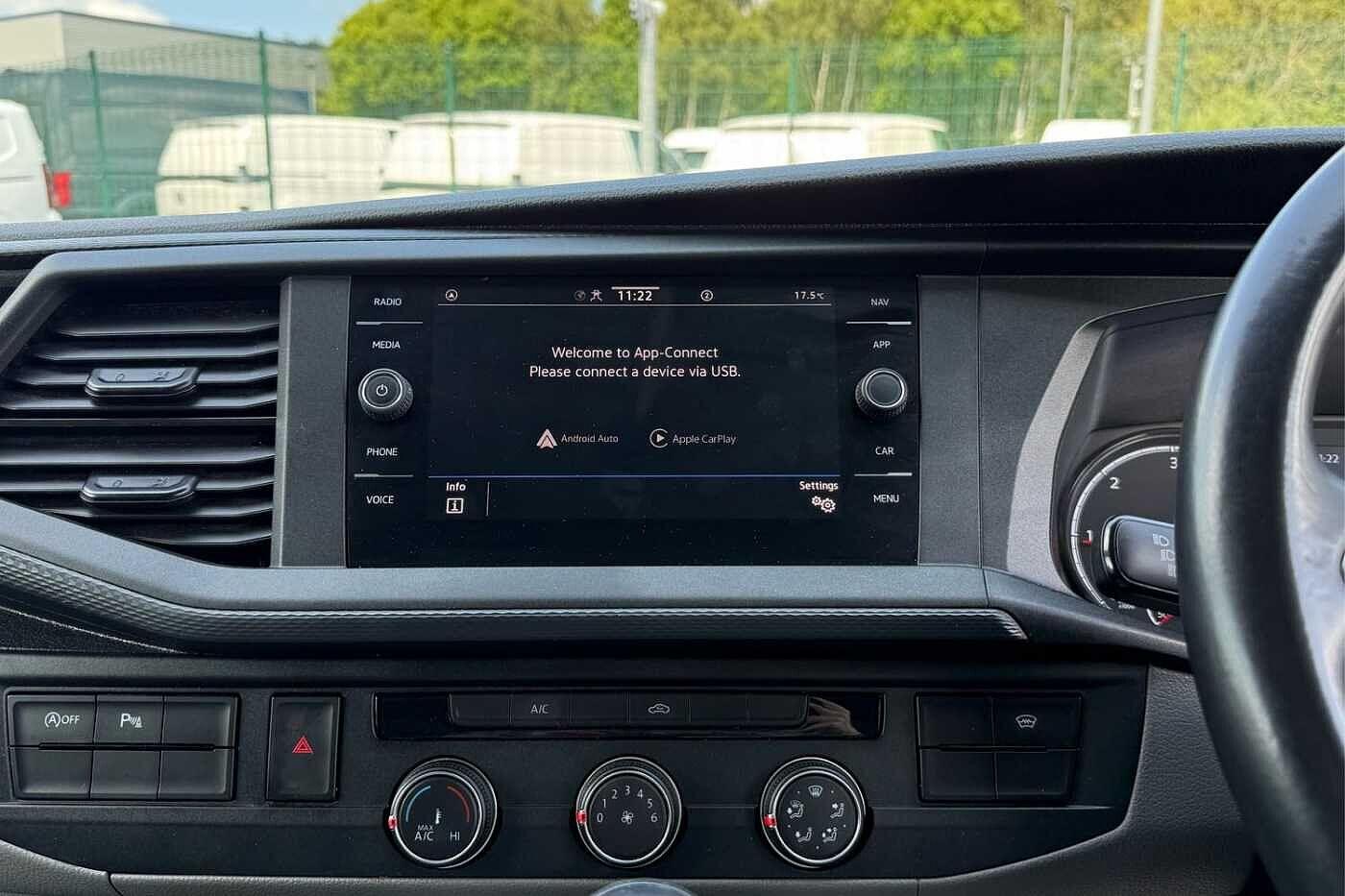 Used Volkswagen Transporter 2024 for sale - 76670333: Photo 43