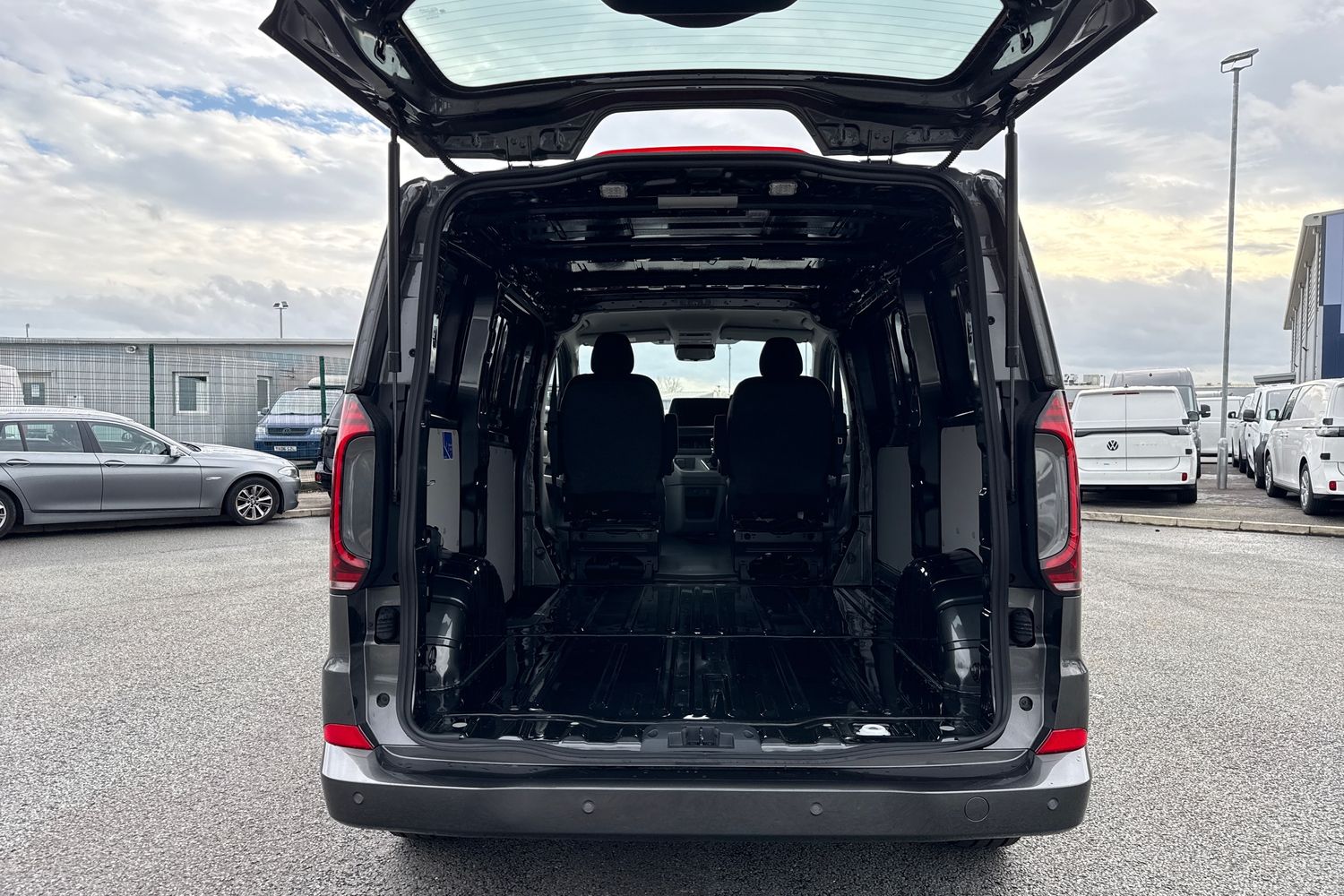 Used Volkswagen Transporter 2025 for sale - 76488326: Photo 6