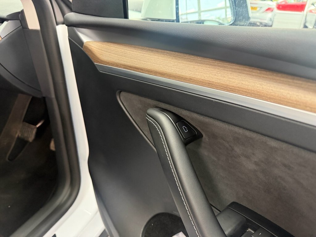 Used Tesla Model Y 2024 for sale - 78096758: Photo 32