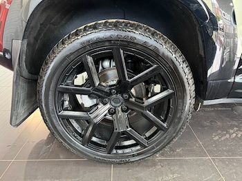 Used Land Rover Defender 2021 for sale - 78874706: Photo