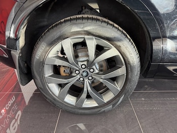 Used Land Rover Discovery Sport 2019 for sale - 78134323: Photo