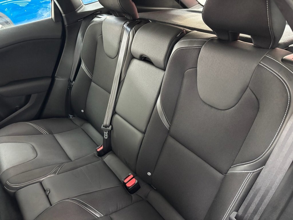 Used Volvo V40 2019 for sale - 77263556: Photo 35