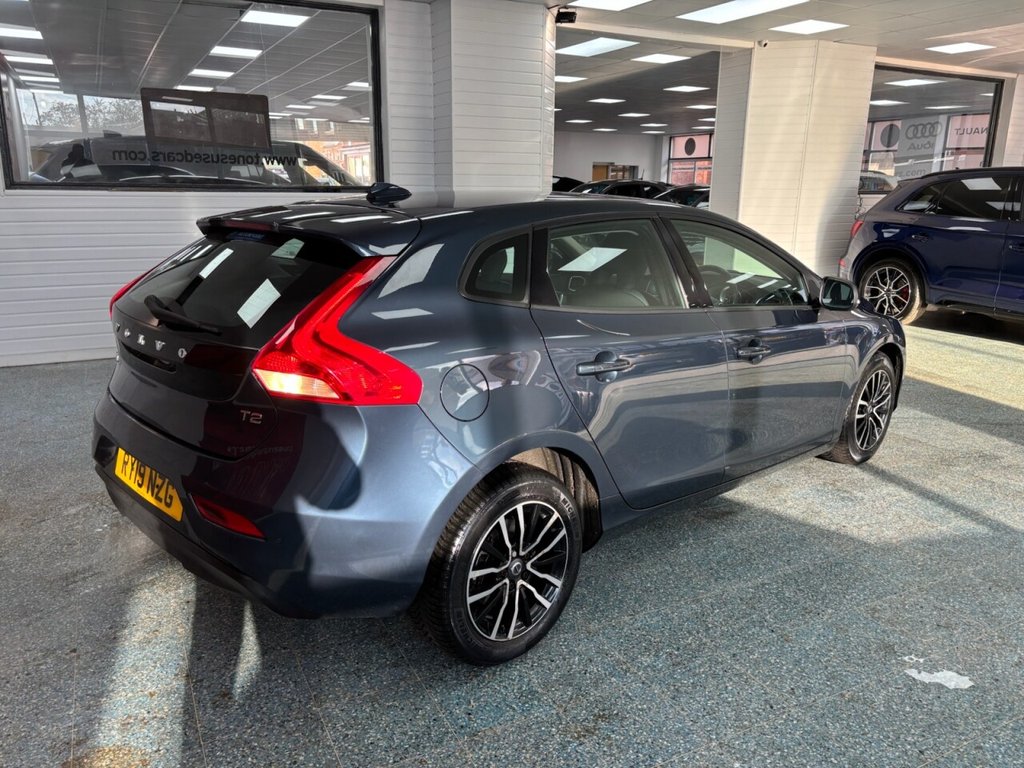 Used Volvo V40 2019 for sale - 77263556: Photo 4