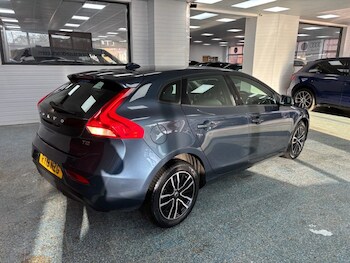 Used Volvo V40 2019 for sale - 77263556: Photo