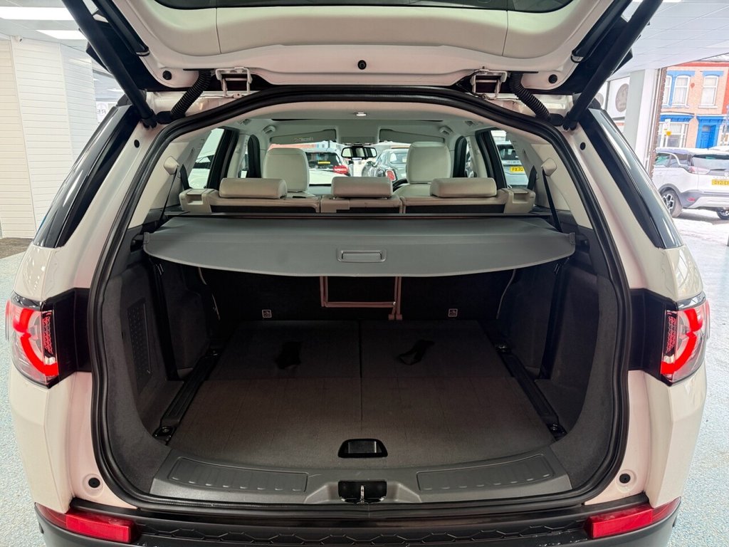 Used Land Rover Discovery Sport 2017 for sale - 77139347: Photo 13