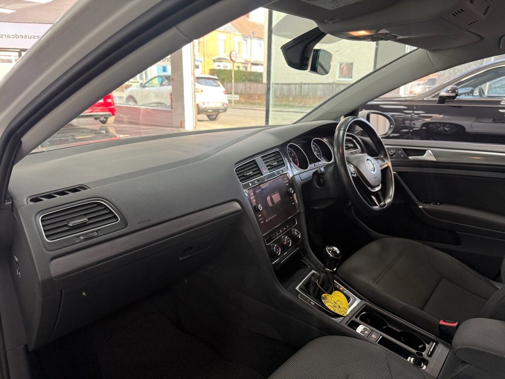 Used Volkswagen Golf 2018 for sale - 77952490: Photo 12