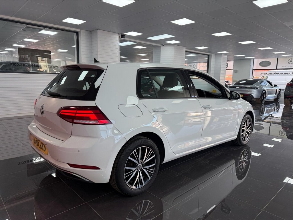 Used Volkswagen Golf 2018 for sale - 77952490: Photo 2