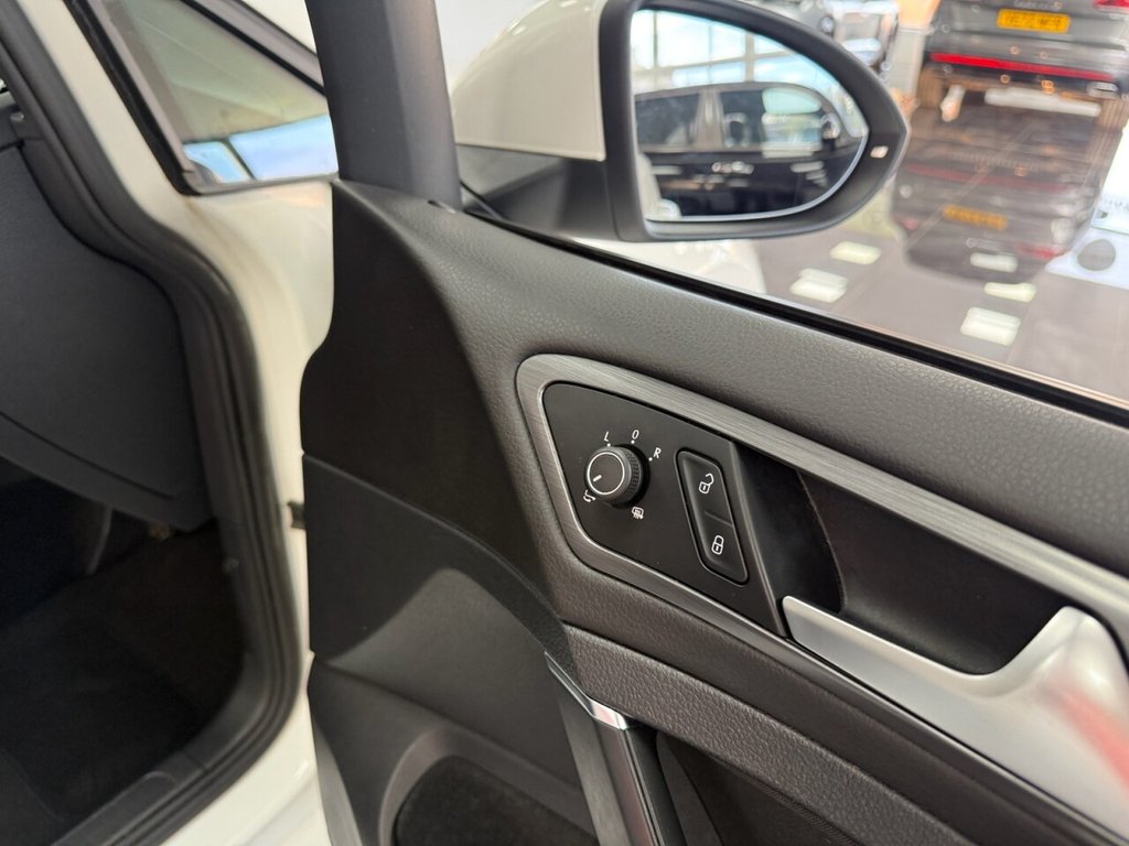 Used Volkswagen Golf 2018 for sale - 77952490: Photo 21
