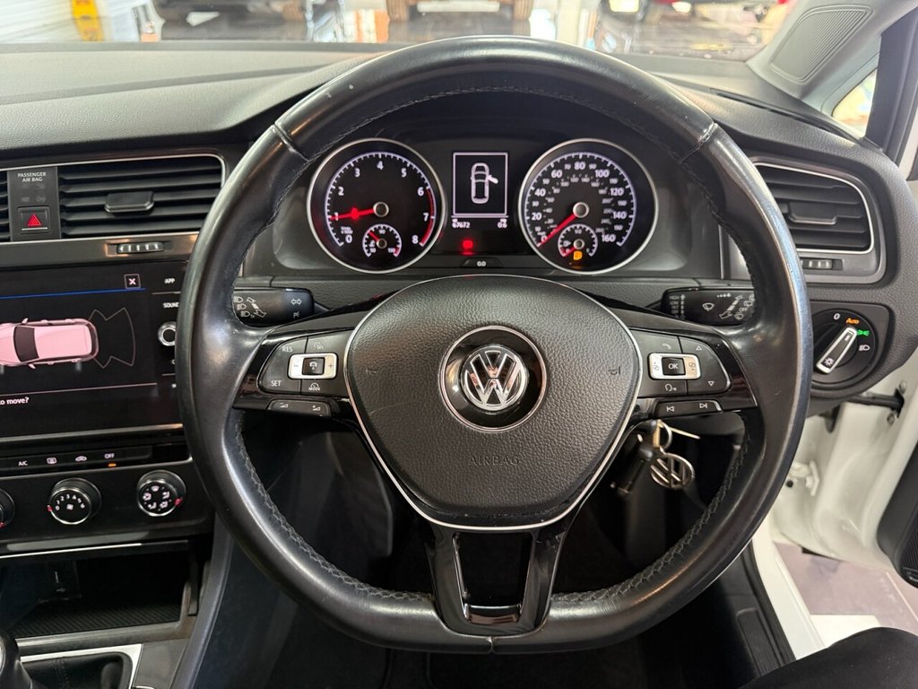 Used Volkswagen Golf 2018 for sale - 77952490: Photo 24