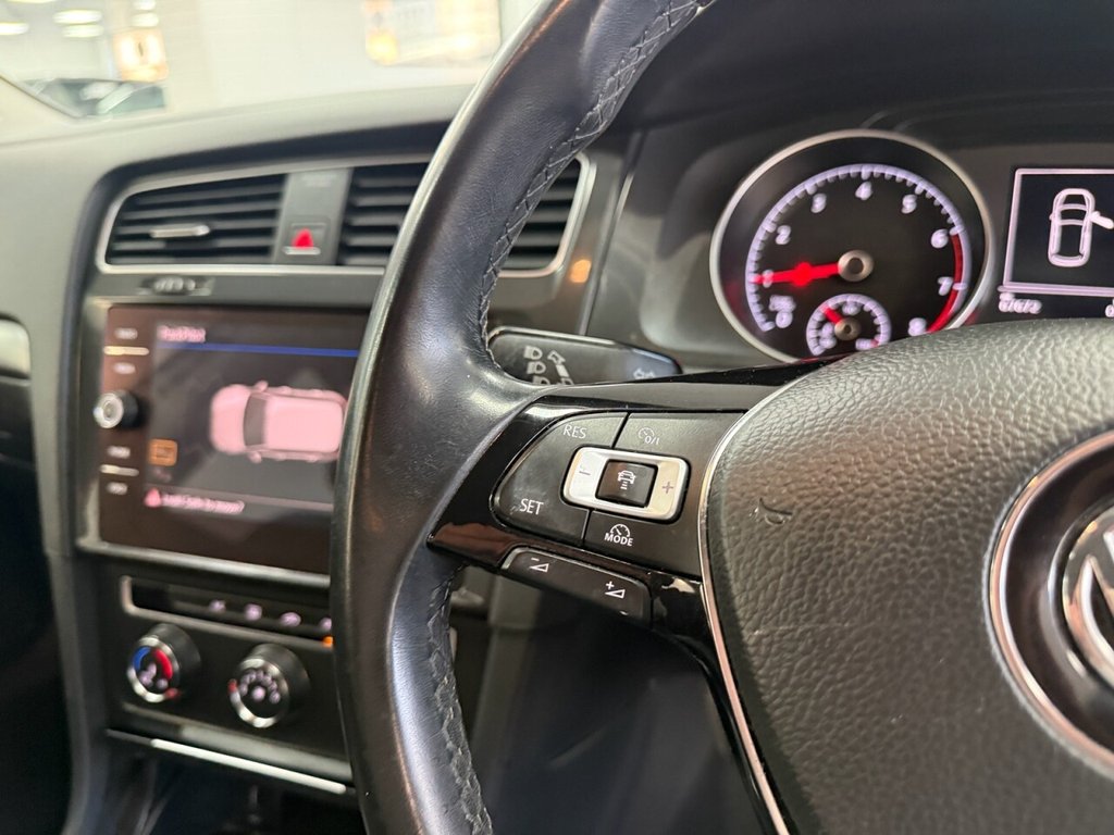 Used Volkswagen Golf 2018 for sale - 77952490: Photo 25