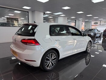 Used Volkswagen Golf 2018 for sale - 77952490: Photo