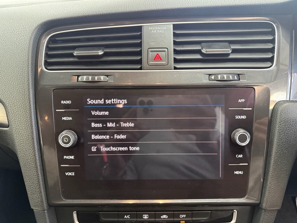 Used Volkswagen Golf 2018 for sale - 77952490: Photo 33