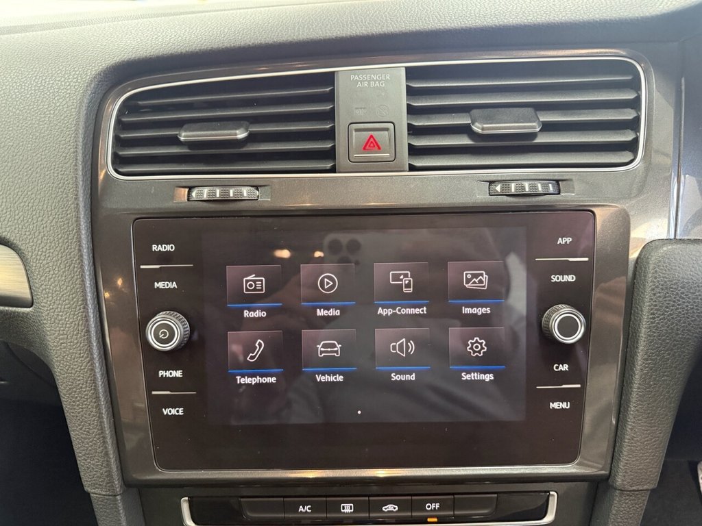 Used Volkswagen Golf 2018 for sale - 77952490: Photo 35