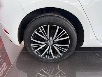 Used Volkswagen Golf 2018 for sale - 77952490: Photo