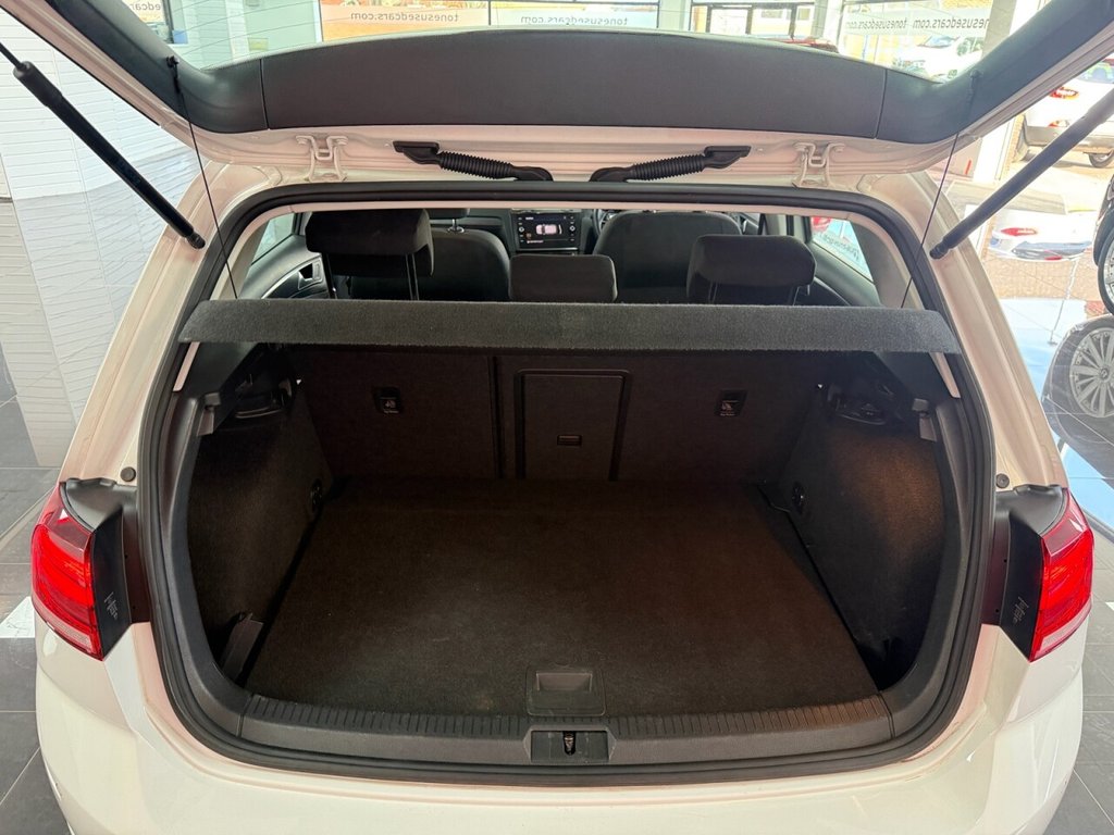 Used Volkswagen Golf 2018 for sale - 77952490: Photo 9