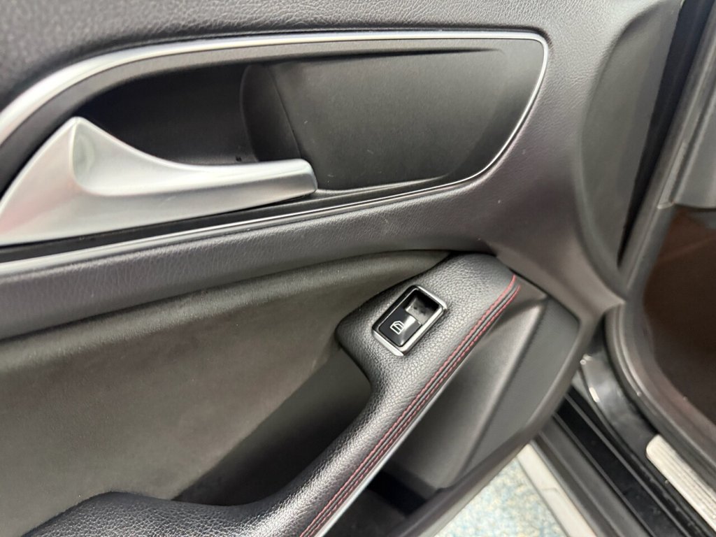 Used Mercedes-Benz GLA 2016 for sale - 76776642: Photo 16