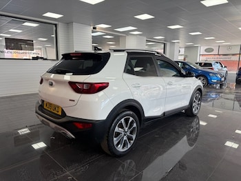 Used Kia Stonic 2019 for sale - 79618915: Photo