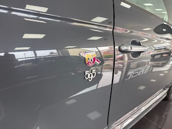 Used Abarth 595 2017 for sale - 79104003: Photo