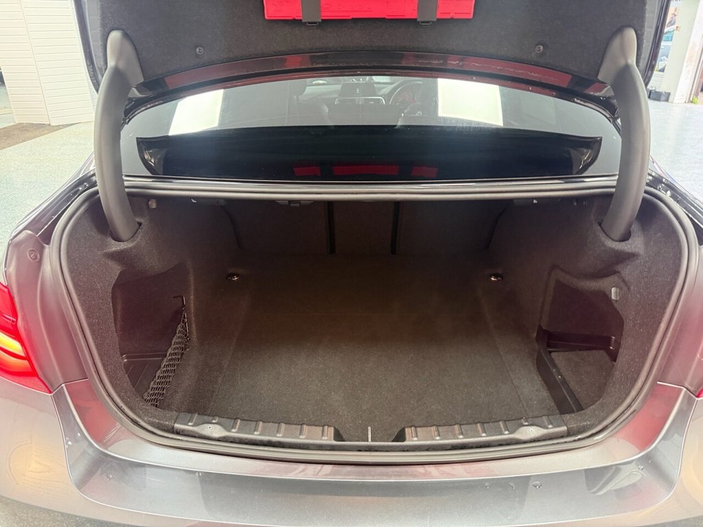 Used BMW 3 Series 2018 for sale - 76776715: Photo 9