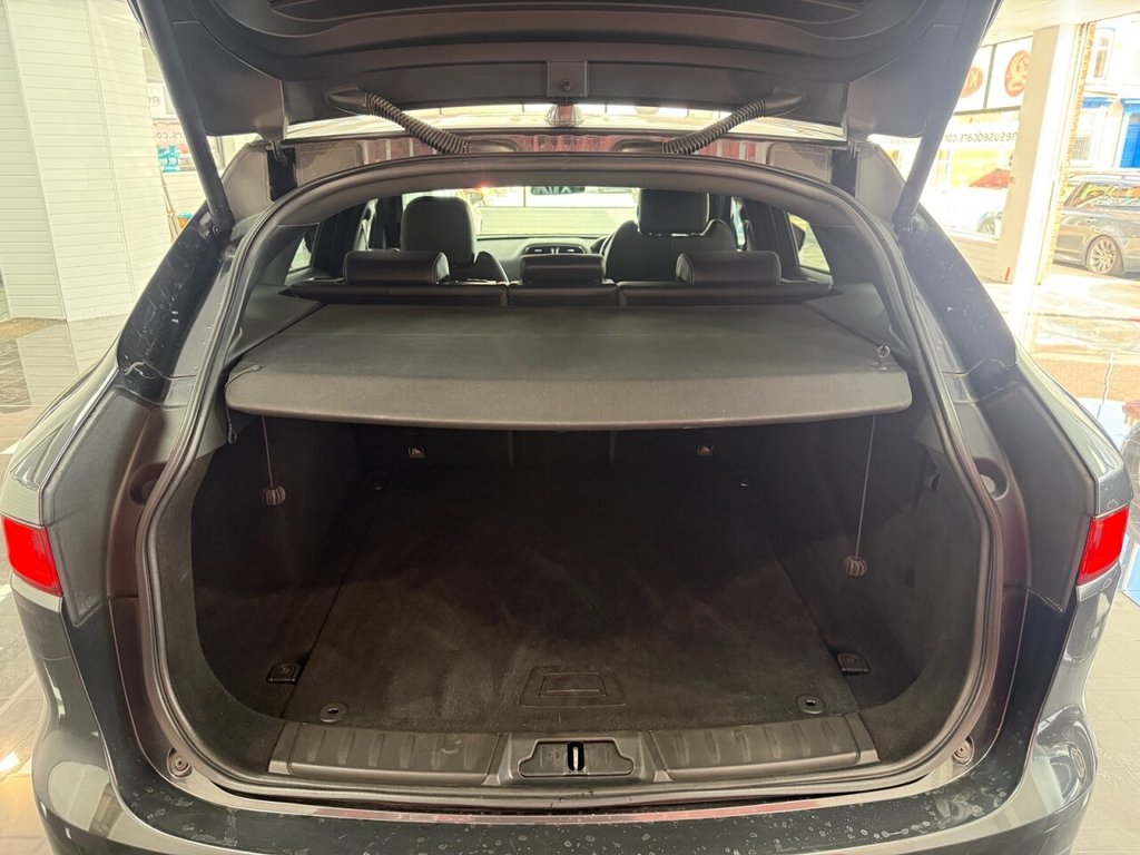 Used Jaguar F-Pace 2017 for sale - 77850337: Photo 11
