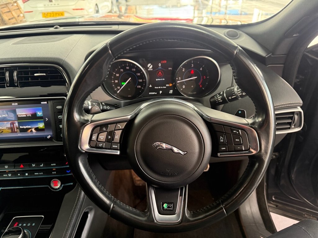 Used Jaguar F-Pace 2017 for sale - 77850337: Photo 31