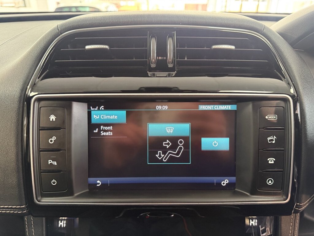 Used Jaguar F-Pace 2017 for sale - 77850337: Photo 37