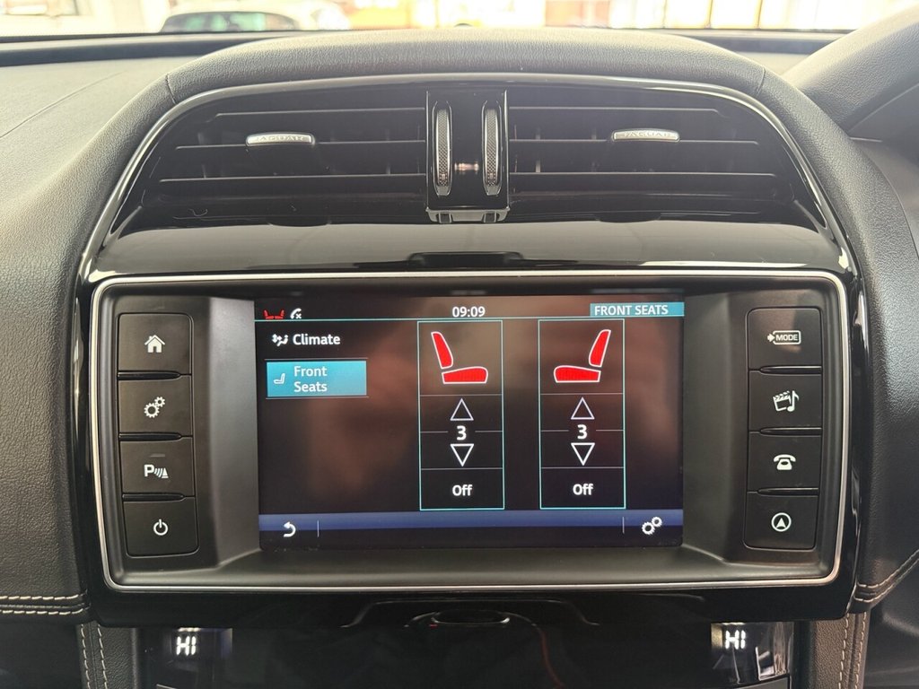 Used Jaguar F-Pace 2017 for sale - 77850337: Photo 38