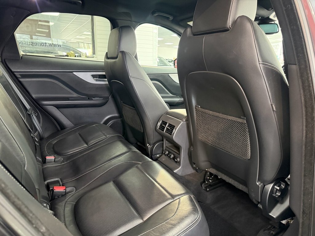 Used Jaguar F-Pace 2017 for sale - 77850337: Photo 4