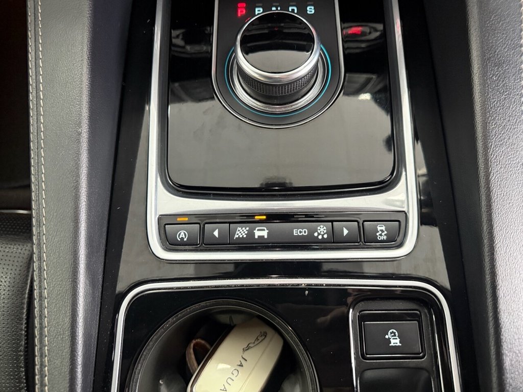 Used Jaguar F-Pace 2017 for sale - 77850337: Photo 44