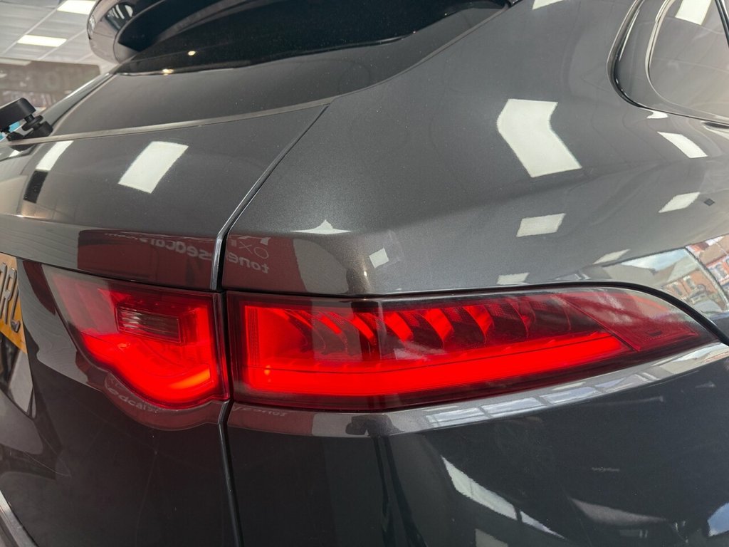 Used Jaguar F-Pace 2017 for sale - 77850337: Photo 8