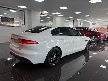 Used Jaguar XE 2020 for sale - 78544397: Photo