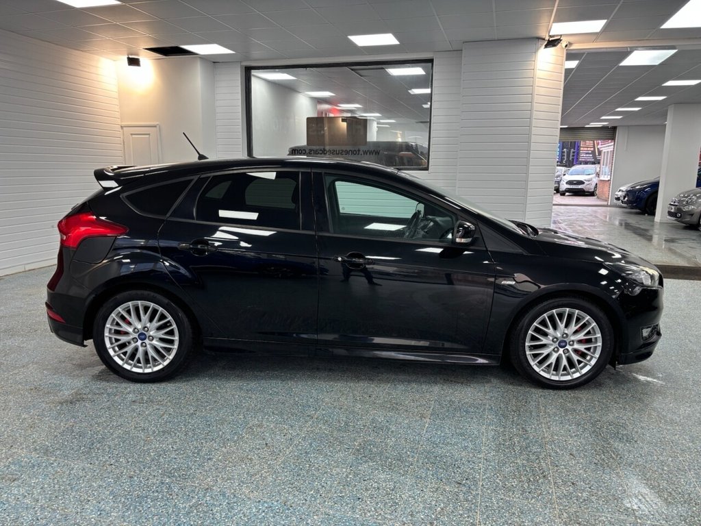 Used Ford Focus 2017 for sale - 77263393: Photo 3