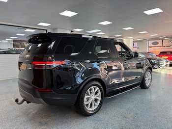Used Land Rover Discovery 2018 for sale - 76797794: Photo