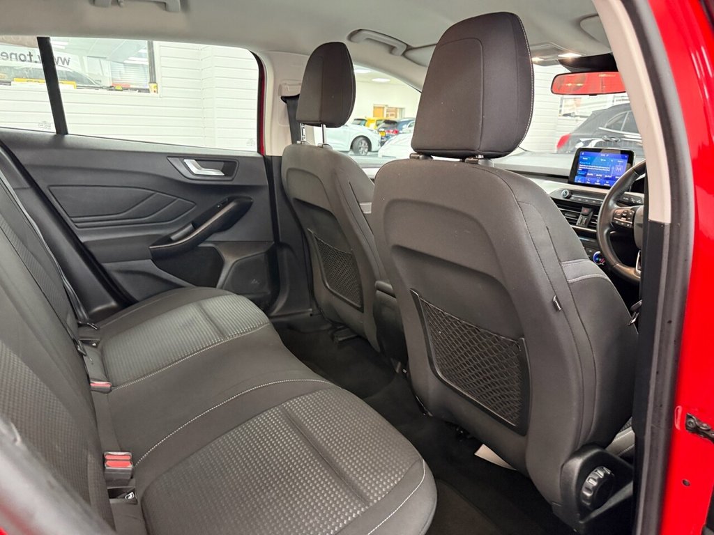 Used Ford Focus 2021 for sale - 76973603: Photo 4