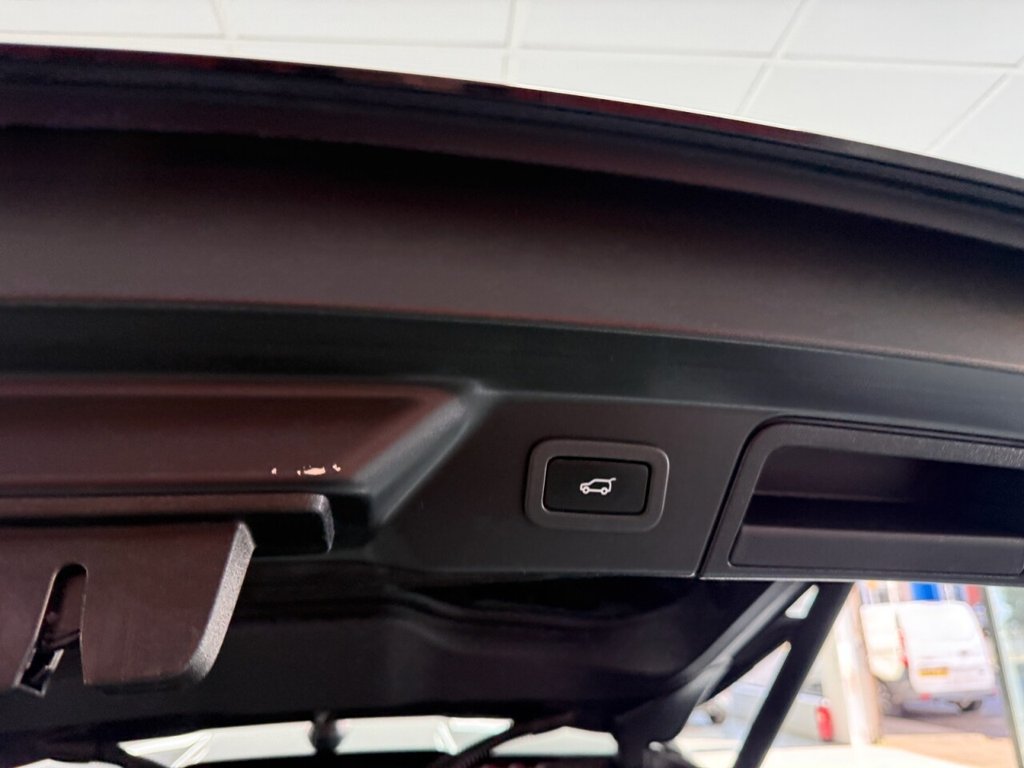 Used Land Rover Range Rover Velar 2020 for sale - 77572265: Photo 11