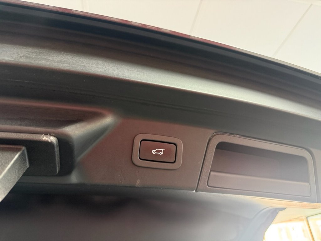 Used Land Rover Range Rover Velar 2018 for sale - 76776694: Photo 14