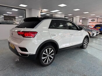 Used Volkswagen T-Roc 2019 for sale - 76776567: Photo