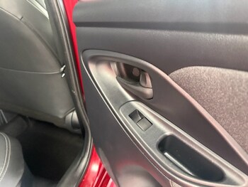 Used Toyota Yaris 2021 for sale - 78598349: Photo