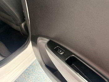 Used Hyundai i10 2019 for sale - 77436528: Photo