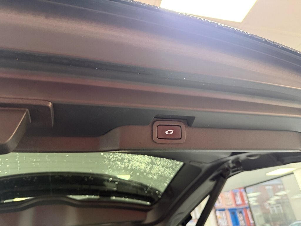 Used Land Rover Discovery 2018 for sale - 77463831: Photo 12