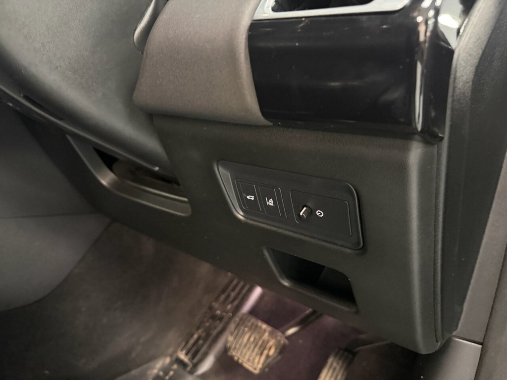 Used Land Rover Discovery 2018 for sale - 77463831: Photo 32