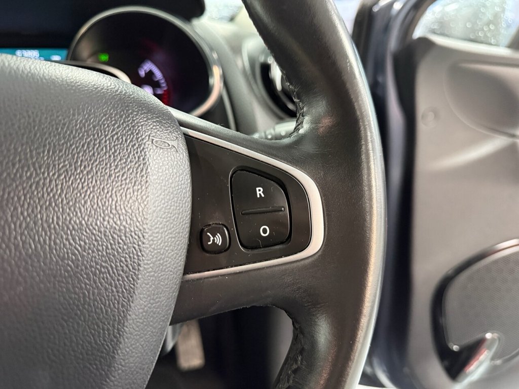 Used Renault Clio 2016 for sale - 76776597: Photo 30