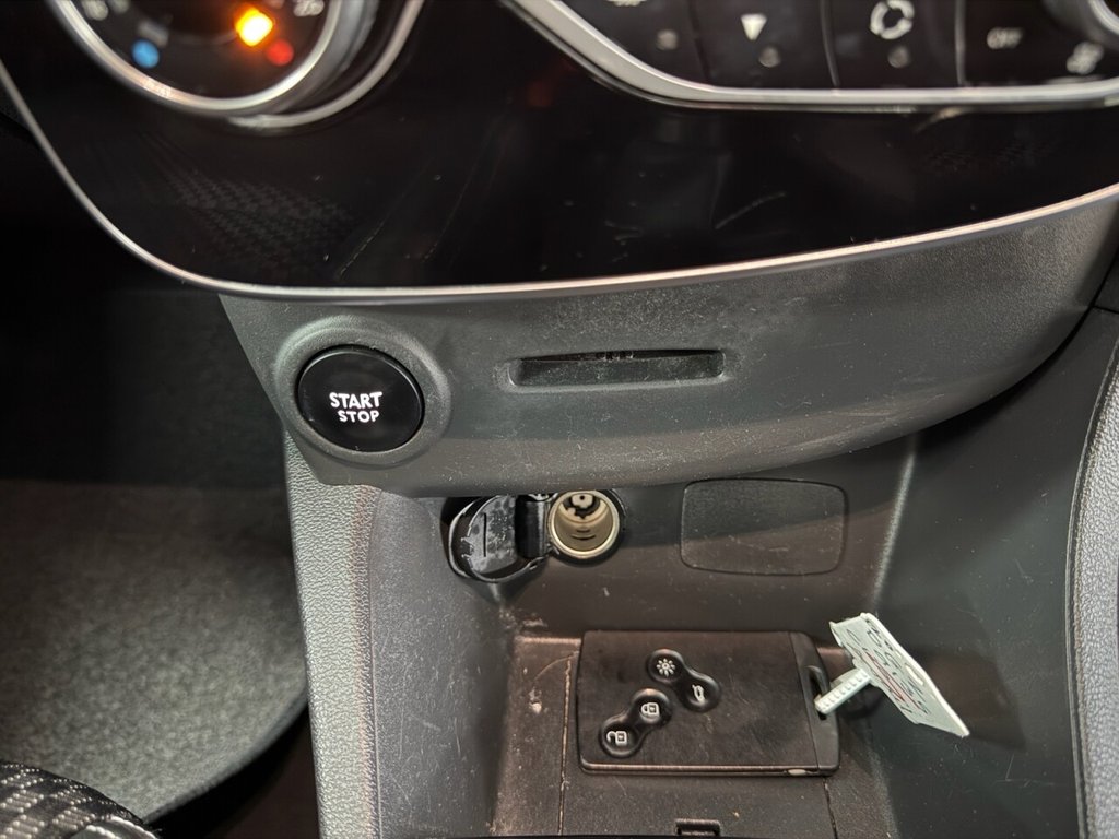 Used Renault Clio 2016 for sale - 76776597: Photo 38