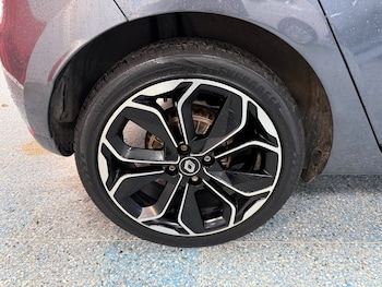 Used Renault Clio 2016 for sale - 76776597: Photo