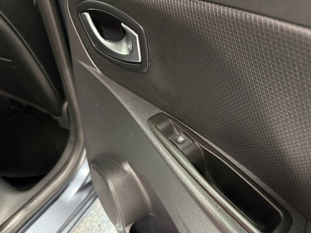 Used Renault Clio 2016 for sale - 76776597: Photo 6