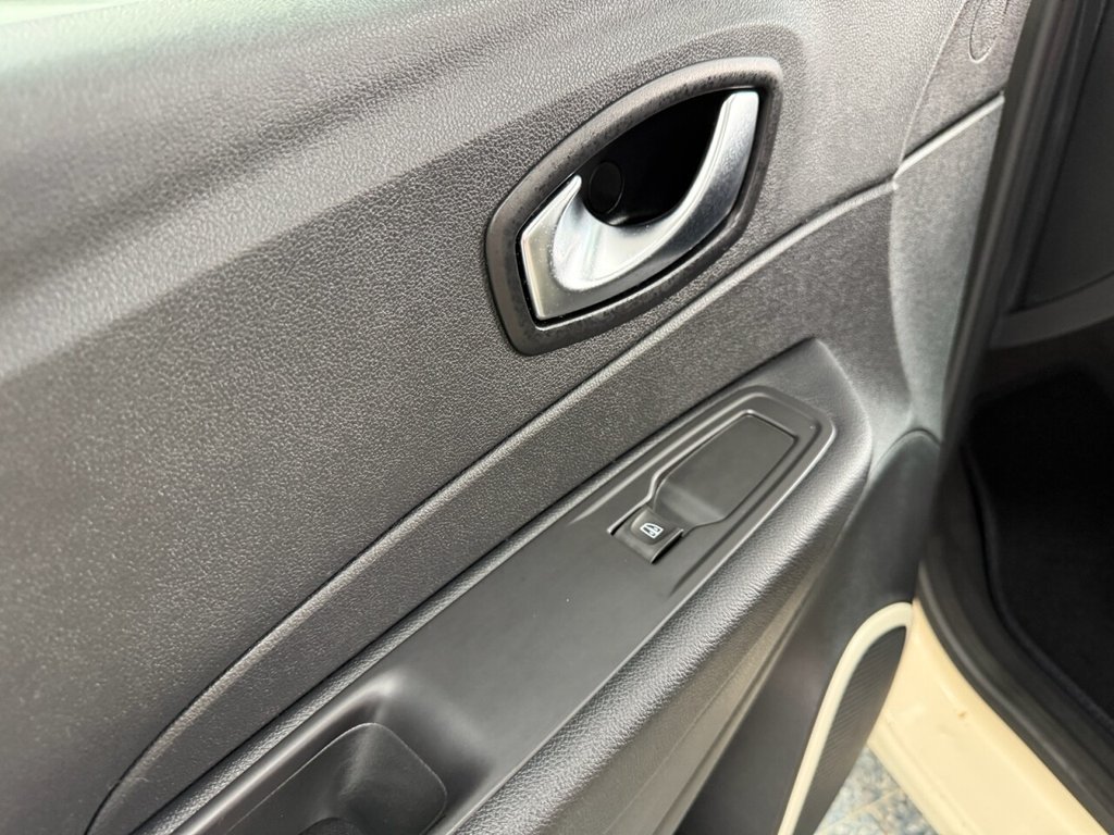 Used Renault Captur 2019 for sale - 76910303: Photo 16