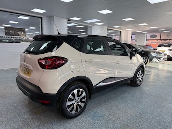 Used Renault Captur 2019 for sale - 76910303: Photo